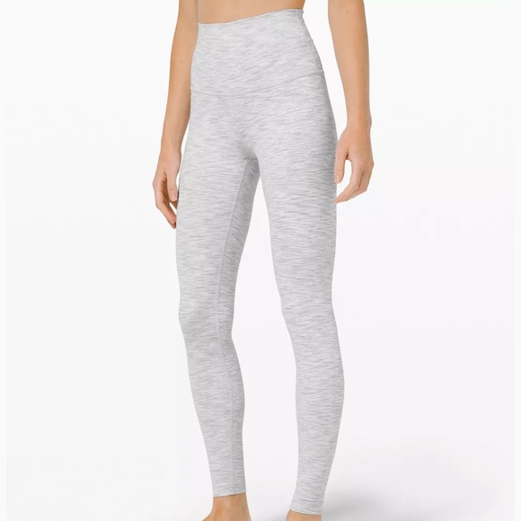 Meet your Posher, Jessica - Picture 1 of 3